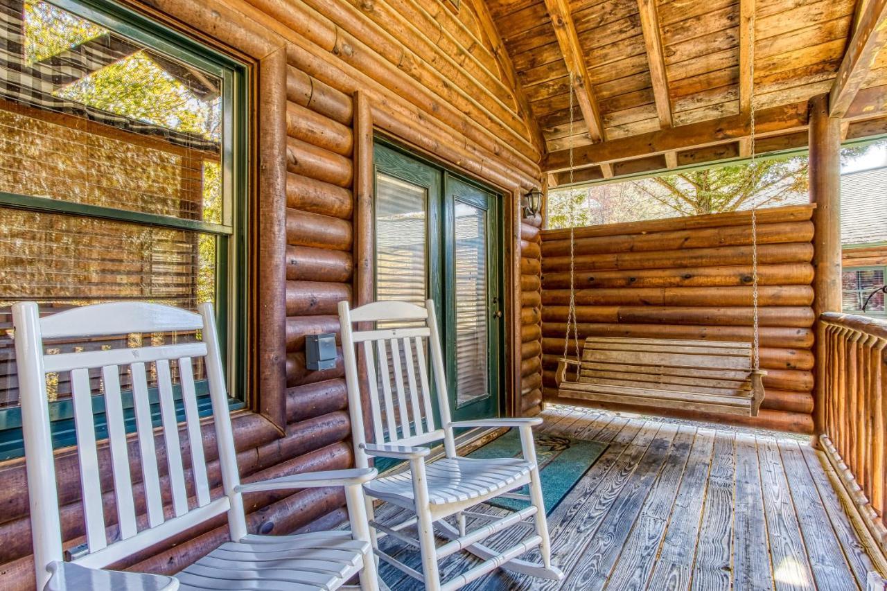 Dog Friendly, Romantic Mtn Getaway Hot Tub Pool Gatlinburg Exteriör bild