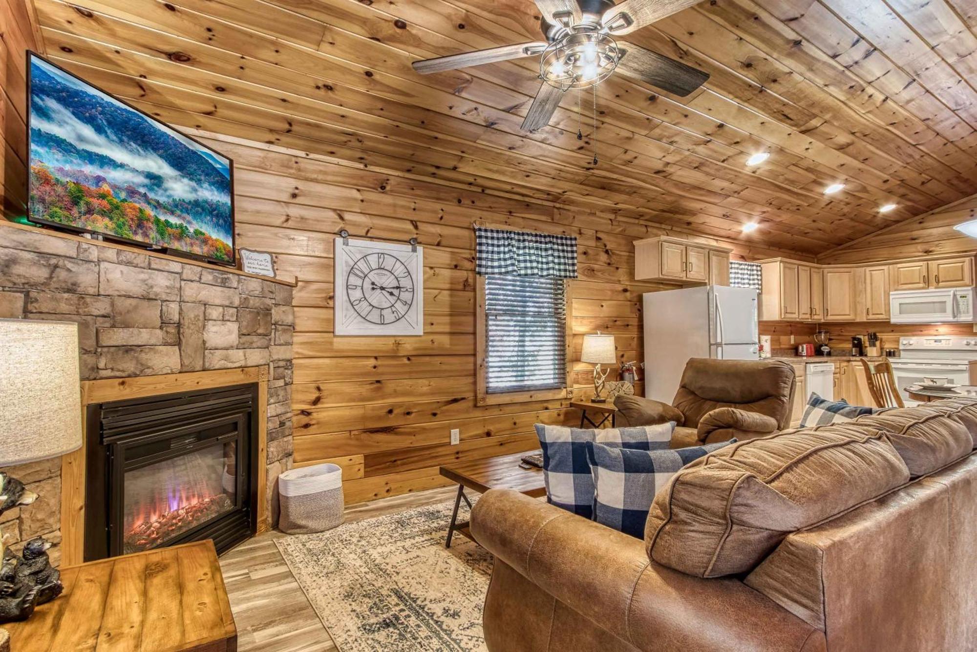 Dog Friendly, Romantic Mtn Getaway Hot Tub Pool Gatlinburg Exteriör bild