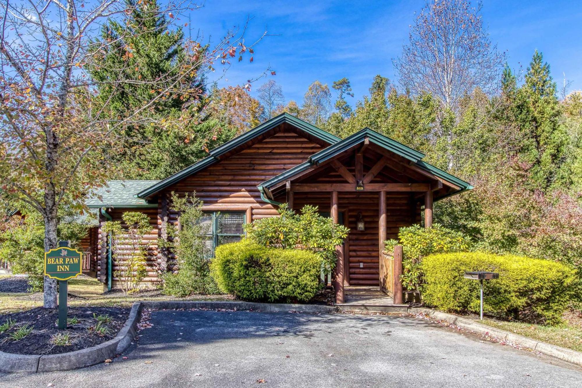 Dog Friendly, Romantic Mtn Getaway Hot Tub Pool Gatlinburg Exteriör bild